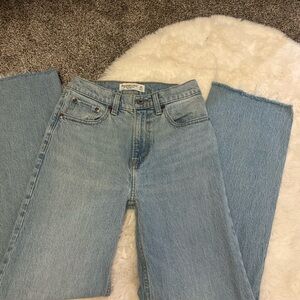 Abercrombie 90s relaxed Jean high rise